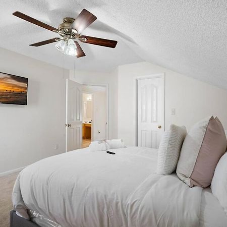 Cozy 4B 2 5B University Home King Beds Jacuzzi 夏洛特 外观 照片