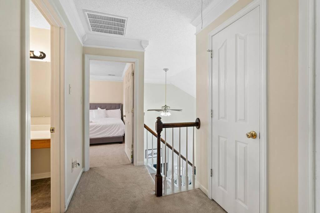 Cozy 4B 2 5B University Home King Beds Jacuzzi 夏洛特 外观 照片