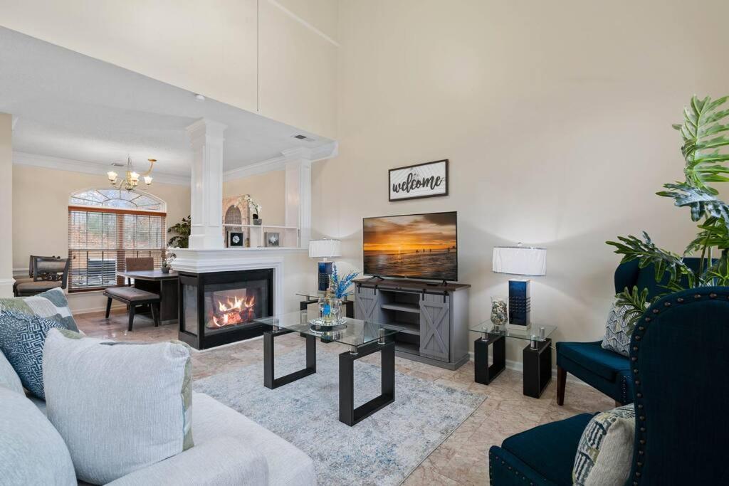 Cozy 4B 2 5B University Home King Beds Jacuzzi 夏洛特 外观 照片